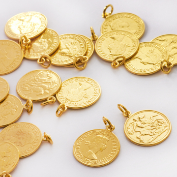 Srebrna zawieszka moneta Królowa Elżbieta AG925 złoty 14,5mm Zmiana z rozmiaru 15mm