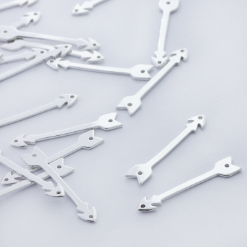 Srebrny łącznik strzałka  AG925 srebrny 29mm