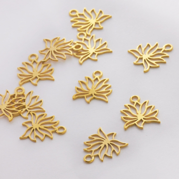 Srebrna zawieszka kwiat lotosu AG925 pozłacana 11,5mm