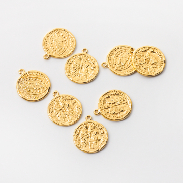 Srebrna zawieszka moneta ze świętymi AG925 pozłacana 18mm