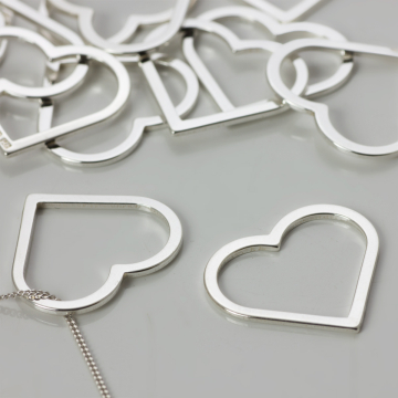 Srebrna blaszka celebrytka serce ażurowe AG925 17x19mm