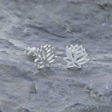 Srebrne kolczyki lilie AG925 9mm