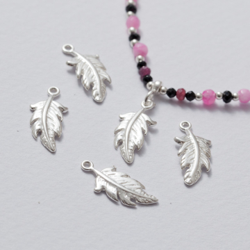 Zawieszka srebrna piórko srebrny 18 mm AG925