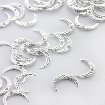 Zawieszka mini róg obfitości młotkowany AG925 8,5mm