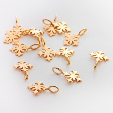 Srebrna zawieszka krzyż ozdobny pozłacany AG925 9mm