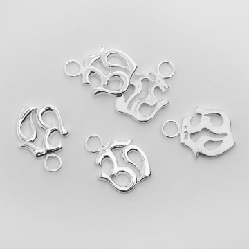 Srebrna zawieszka znak Om AG925 20mm