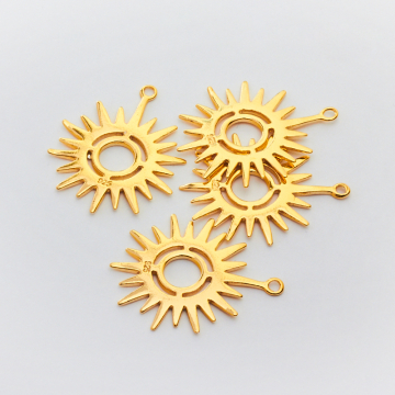 Srebrna zawieszka do naszyjników słońce wycinane AG925 pozłacana 27mm
