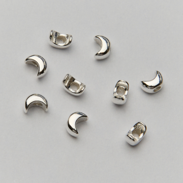 Srebrny koralik mini księżyc AG925 4mm