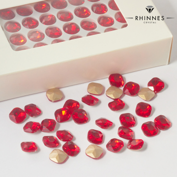 Kryształy Rhinnes diamond cut siam 10mm