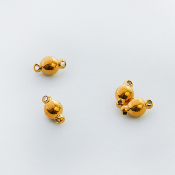 Zapięcie magnetyczne kulka ze stali szlachetnej w kolorze złotym 6mm