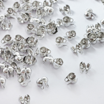 Łapaczki boczne dziewczynki ze stali chirurgicznej w kolorze srebrnym 3,5mm