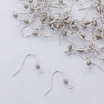 Bigle ze sprężynką ze stali chirurgicznej w kolorze srebrnym 17mm