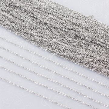 Łańcuszek płaski owal ze stali chirurgicznej w kolorze srebrnym 1x1,5mm