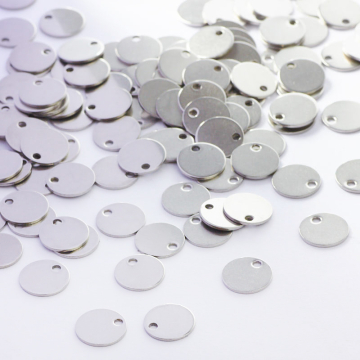 Zawieszka ze stali szlachetnej okrągła celebrytka w kolorze srebrnym 10mm