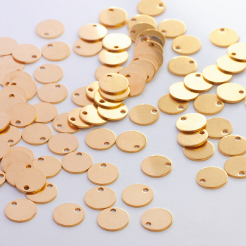 Zawieszka ze stali szlachetnej okrągła celebrytka w kolorze złotym 10mm