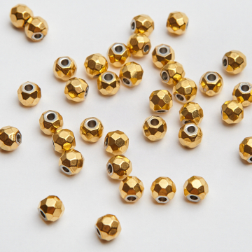 Kulka fasetowana ze stali chirurgicznej w kolorze złotym 4,5mm