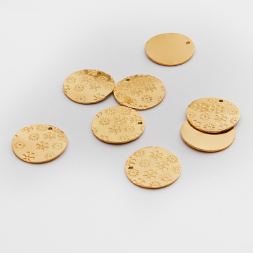 Zawieszka kółko wygięte w kwiatki ze stali szlachetnej w kolorze złotym 18mm