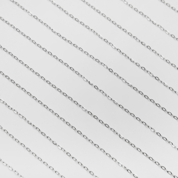 Łańcuszek forza owal płaski ze stali chirurgicznej w kolorze srebrnym 2,3x1,3mm