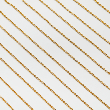 Łańcuszek owal nacinany ze stali chirurgicznej w kolorze złotym 3x2,4mm