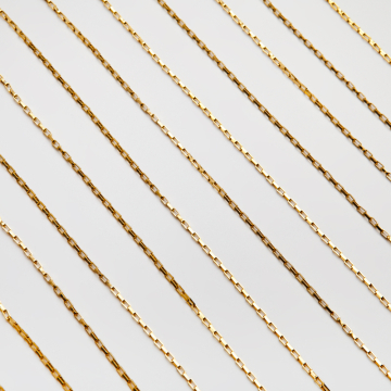 Łańcuszek ankier prostokątny ze stali chirurgicznej w kolorze złotym 4x2mm