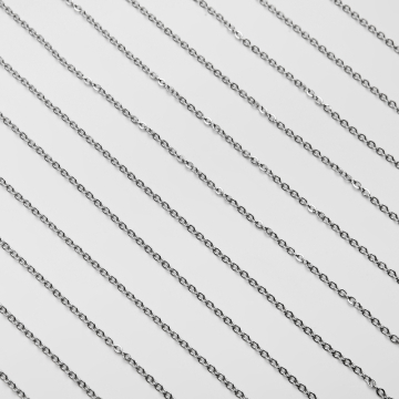 Łańcuszek małe owale ze stali chirurgicznej w kolorze srebrnym 3x2,4mm