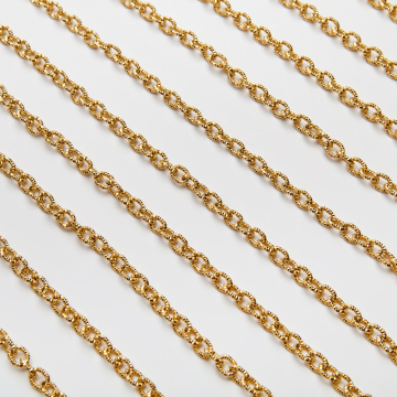 Łańcuszek owale nacinane diamentowane ze stali chirugicznej w kolorze złotym 8x6mm