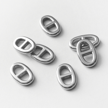 Łącznik ze stali chirurgicznej ósemka w kolorze srebrnym 17,5x10,5mm