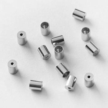 Końcówka ze stali chirurgicznej do rzemieni w kolorze srebrnym 3mm