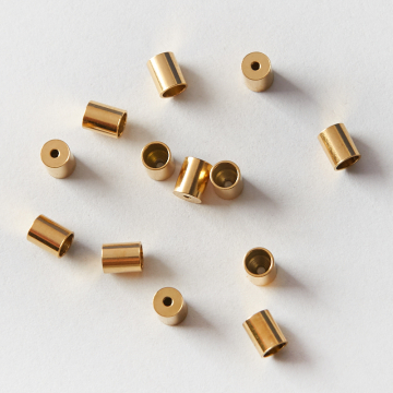 Końcówka ze stali chirurgicznej do rzemieni w kolorze złotym 3mm