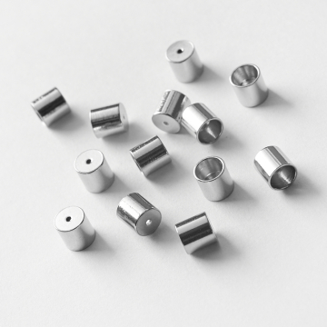 Końcówka ze stali chirurgicznej do rzemieni w kolorze srebrnym 5mm