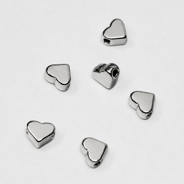 Koralik serce płaskie ze stali chirurgicznej w kolorze srebrnym 5x6mm