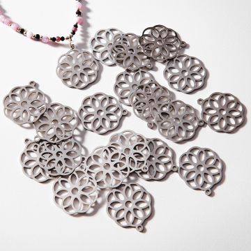 Zawieszka ze stali szlachetnej atom w kolorze srebrnym 20mm