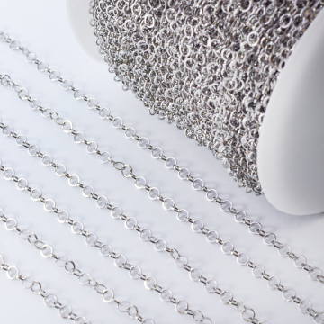 Łańcuch ze stali chirurgicznej kółka błyszczące w kolorze srebrnym 4mm