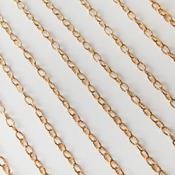 Łańcuch ze stali chirurgicznej nacinane owale w kolorze złotym 8x5mm