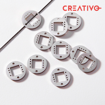 Baza do beadingu łącznik kółko z wyciętym kwadratem ze stali chirurgicznej w kolorze srebrnym 14,8mm