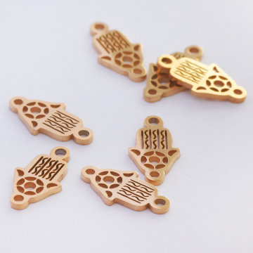 Mini łącznik ze stali chirurgicznej ręka Fatimy w kolorze złotym 10mm