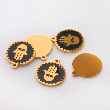Zawieszka emaliowana kółko ze stali chirurgicznej w kolorze złotym ręka fatimy czarna 13mm
