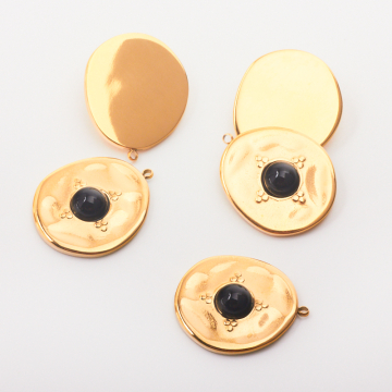 Zawieszka ze stali chirurgicznej z onyksem w kolorze złotym 20mm