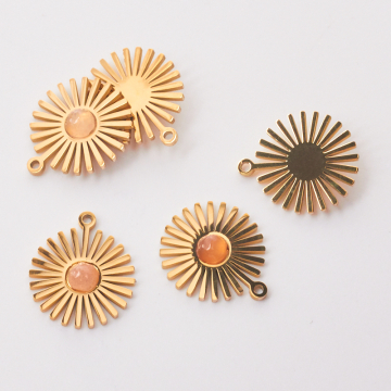 Zawieszka ze stali chirurgicznej słoneczko z kamieniem słonecznym w kolorze złotym 14mm