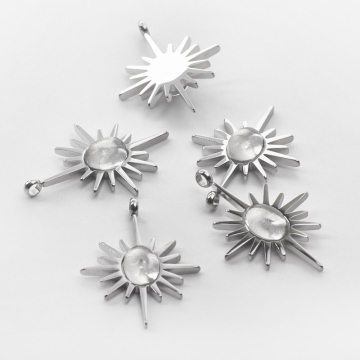 Zawieszka ze stali chirurgicznej słońce z kryształem górskim 30mm