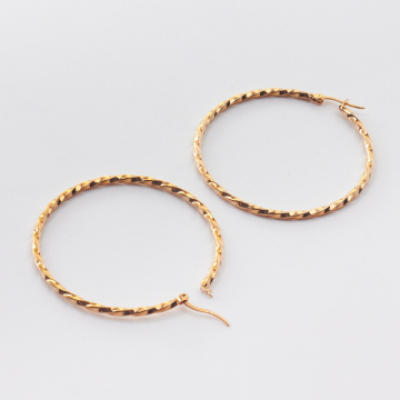 Kolczyki koła skręcane ze stali chirurgicznej w kolorze złotym 55mm