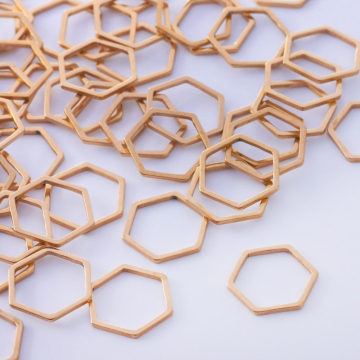 Baza geometryczna ze stali chirurgicznej heksagon w kolorze złotym 13,5mm