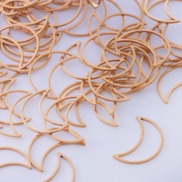 Baza geometryczna ze stali chirurgicznej księżyc w kolorze złotym 21x14,5mm