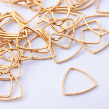 Baza geometryczna ze stali chirurgicznej trójkąt zaokrąglony w kolorze złotym 16mm