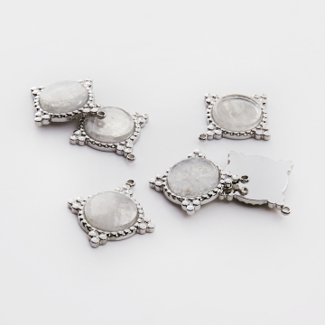 Zawieszka ze stali chirurgicznej kółko z kryształem górskim w kolorze srebrnym 25mm