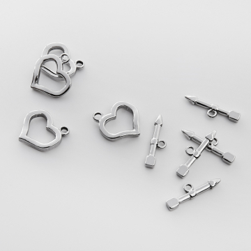 Zapięcie toggle ze stali chirurgicznej serce ze strzałą