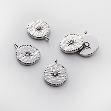 Zawieszka ze stali chirurgicznej słoneczko z cyrkonią w kolorze srebrnym 17mm