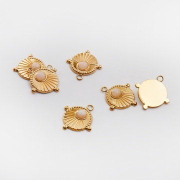 Zawieszka ze stali chirurgicznej kółko z wypustkami z kamieniem księżycowym w kolorze złotym 17,5mm PVD