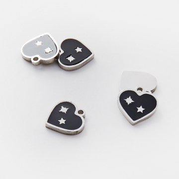 Emaliowana zawieszka ze stali chirurgicznej serce z gwiazdkami czarnymi  w kolorze srebrnym 10mm