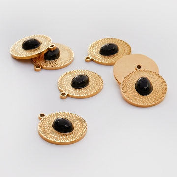 Zawieszka ze stali chirurgicznej kółko nacinane z onyksem w kolorze złotym 21mm PVD